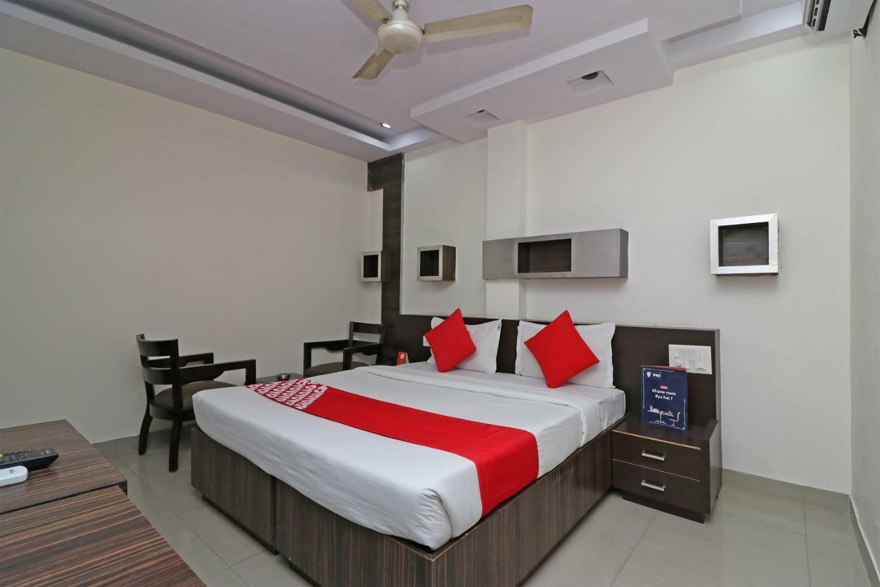 Hotel Vaccinated Staff- Oyo 3863 Iris 3*